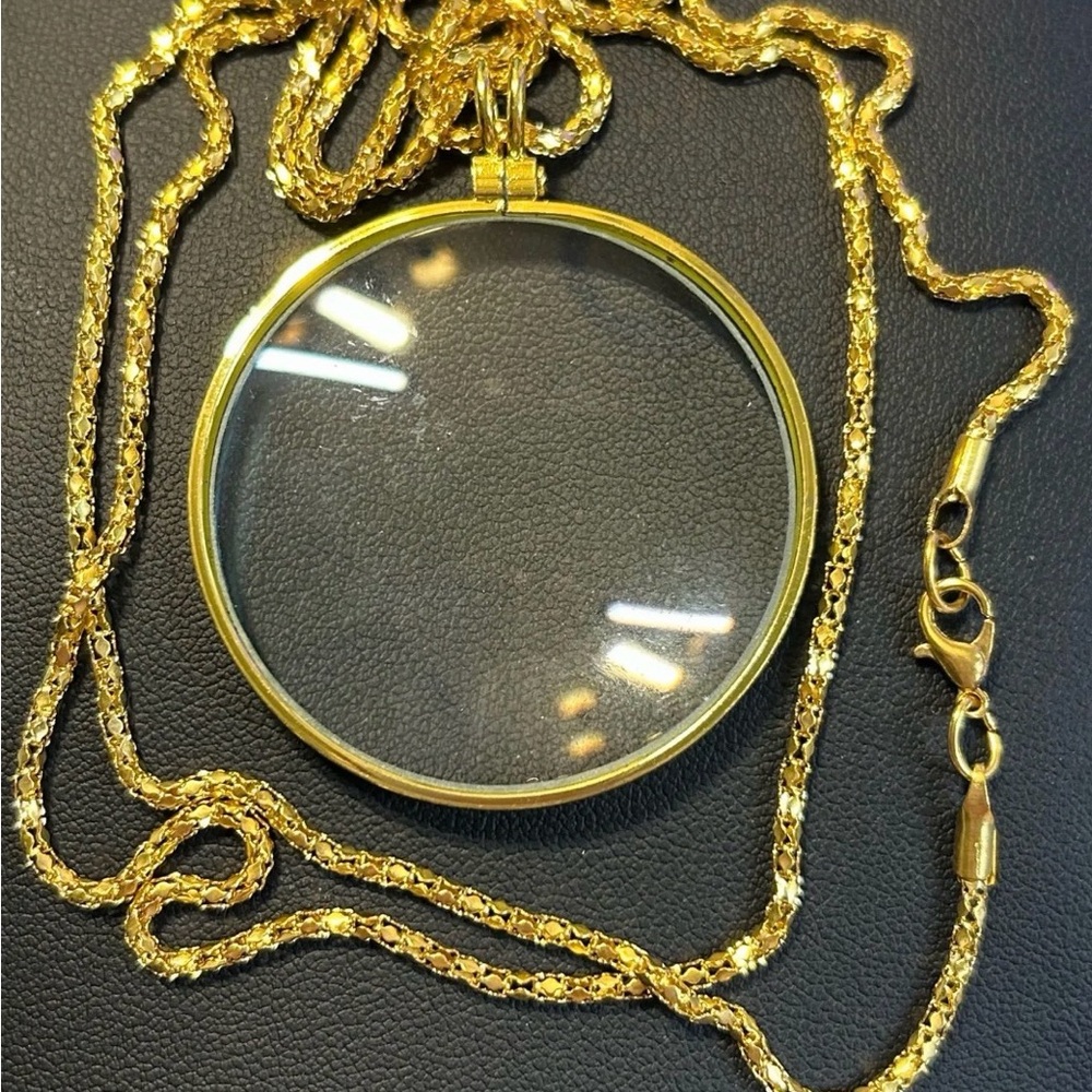Monocle Loupe Magnifying Glass Necklace Gold Tone 10X 36”